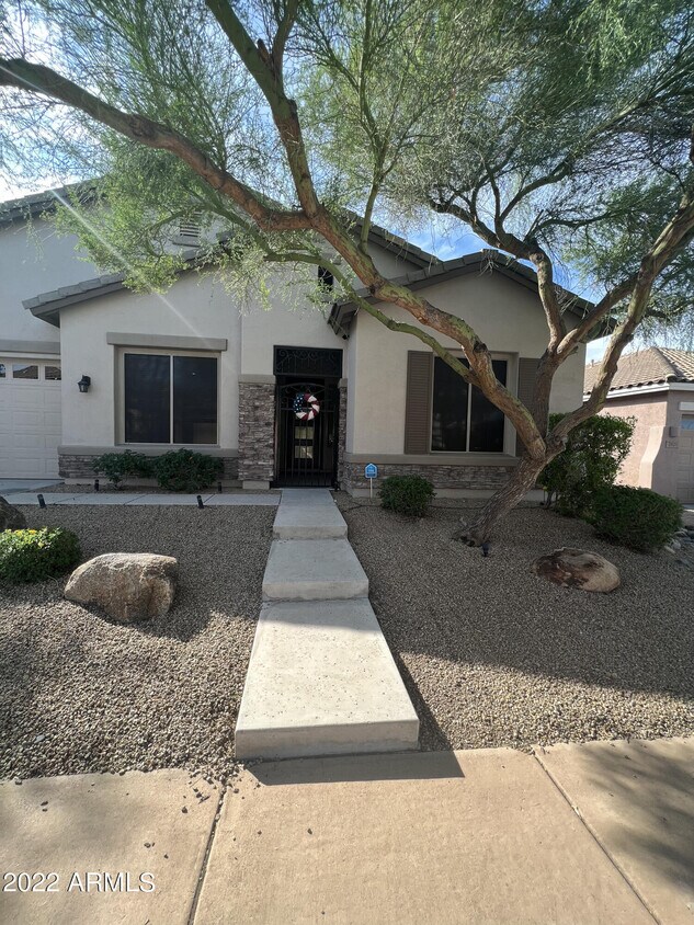 Primary Photo - 2621 W Luce Dr