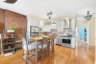 Building Photo - 603 1st St