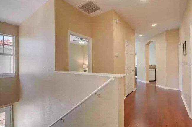 Foto del edificio - 240 West End Dr