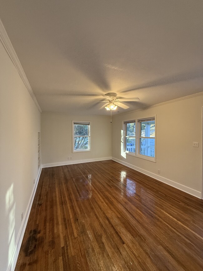 Building Photo - 10074 Central Dr