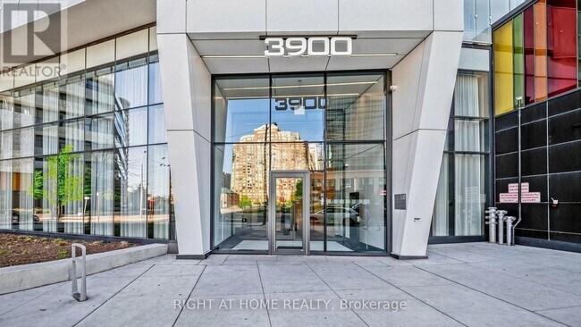 Photo du bâtiment - 3900 Confederation Pkwy