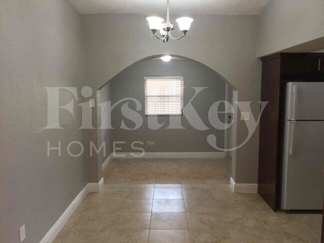 Foto del edificio - 2110 NW 185th St