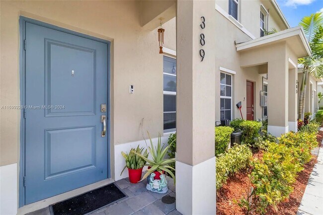 Photo - 389 NE 5th Pl House