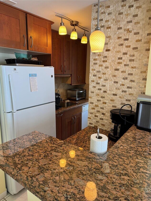 Foto principal - 111 Briny Ave