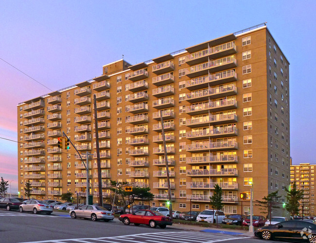 Building Photo - Dayton Towers West III