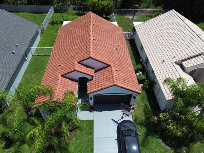 Building Photo - 10674 Oak Bend Way