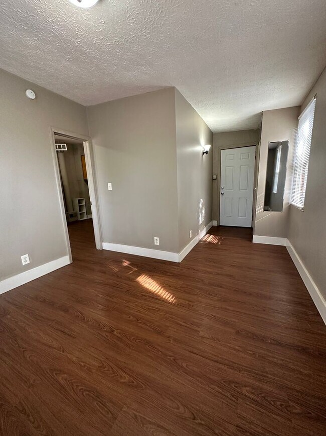 Building Photo - 1917 N 16th St