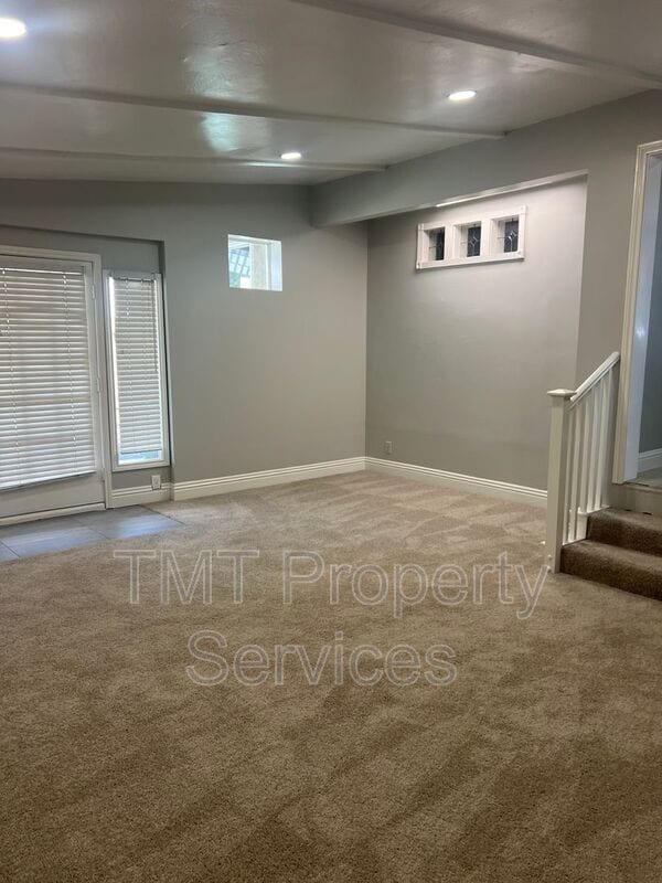 Building Photo - 5536 D St