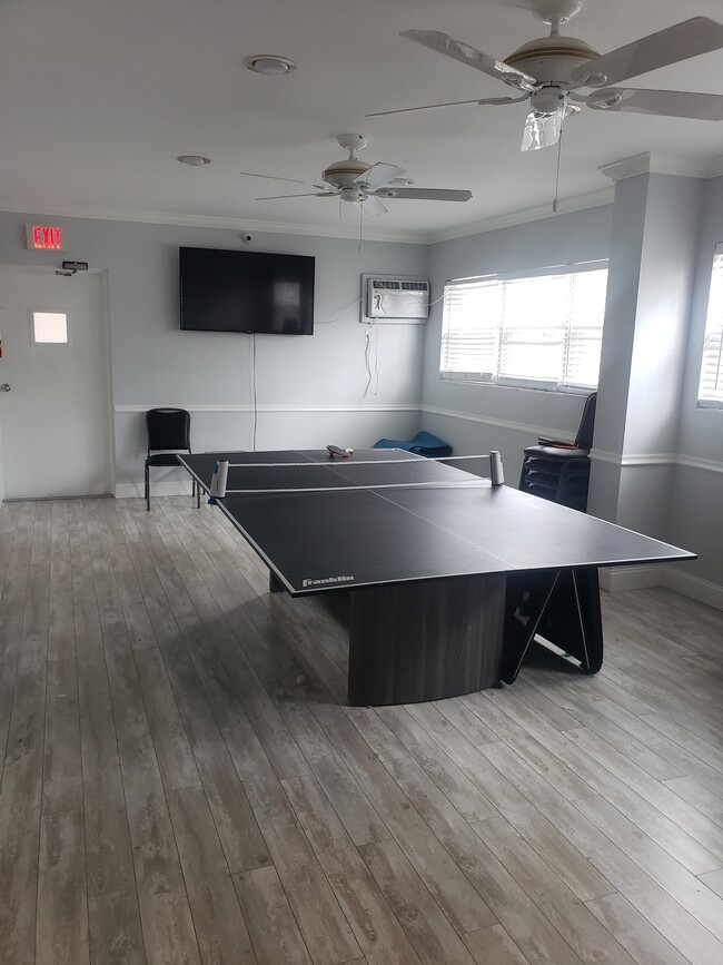 rec room - 2900 Banyan St