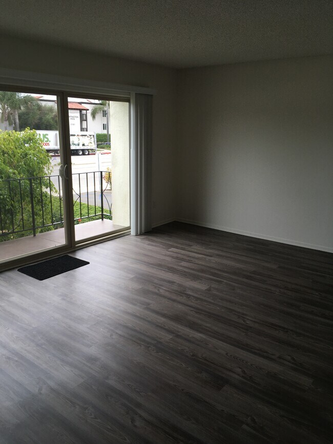 Living Room - 21602 Brookhurst St