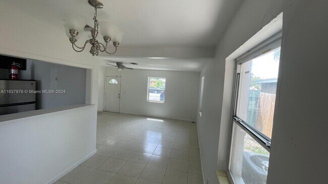 Foto del edificio - 1420 NW 2nd Ave