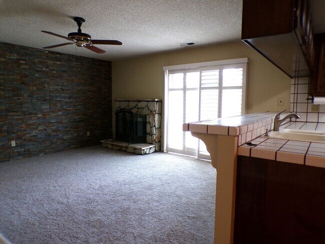 Foto del edificio - 3 bedroom 2 Barh Home Close to Vintage Faire Mall