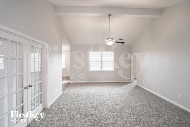 Foto del edificio - 5904 Garnet Hill Ln