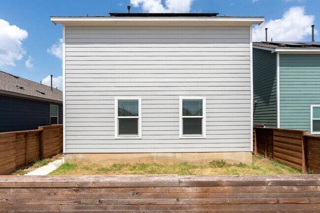 Building Photo - 889 Powell