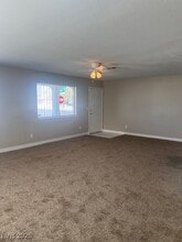 Building Photo - 807 Lawry Ave