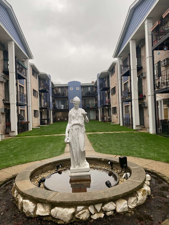 Foto del edificio - 8521 W Catherine Ave