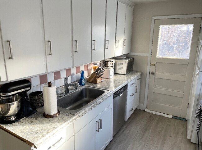 Kitchen - 96 N 300 W