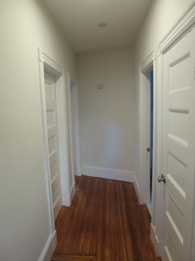 Building Photo - 47 Charnwood Rd