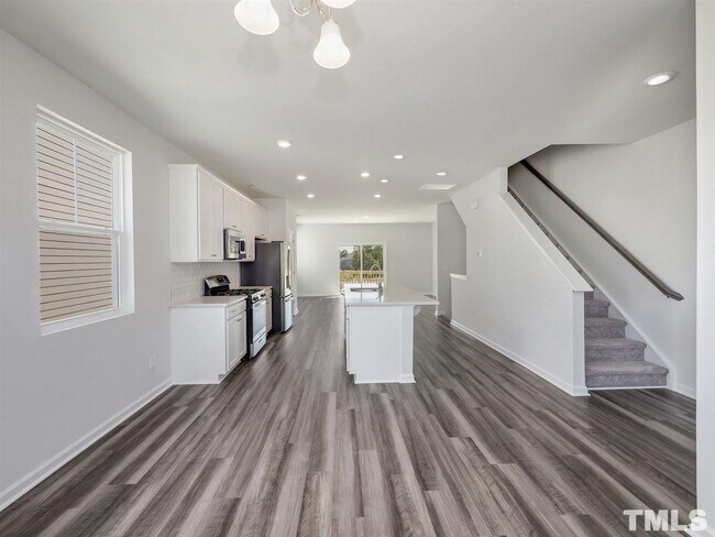 Foto del edificio - 6301 Perry Creek Rd