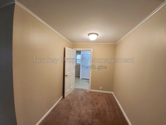 Building Photo - 722 N Fillmore St