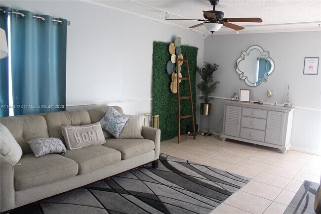 Foto del edificio - 3031 W Missionwood Ln