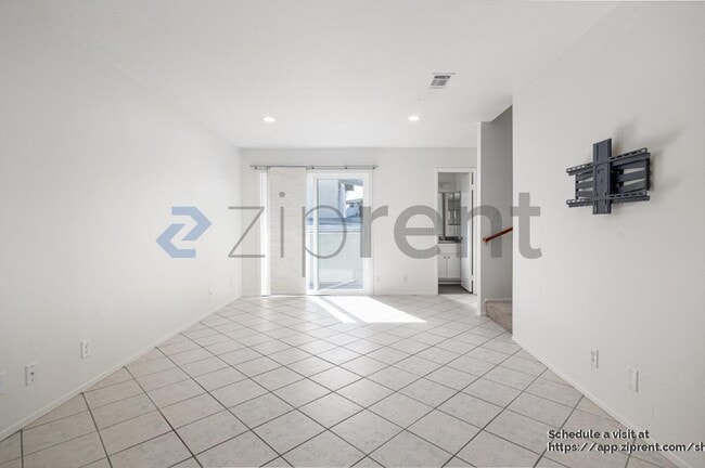 Foto del edificio - 4517 College Way