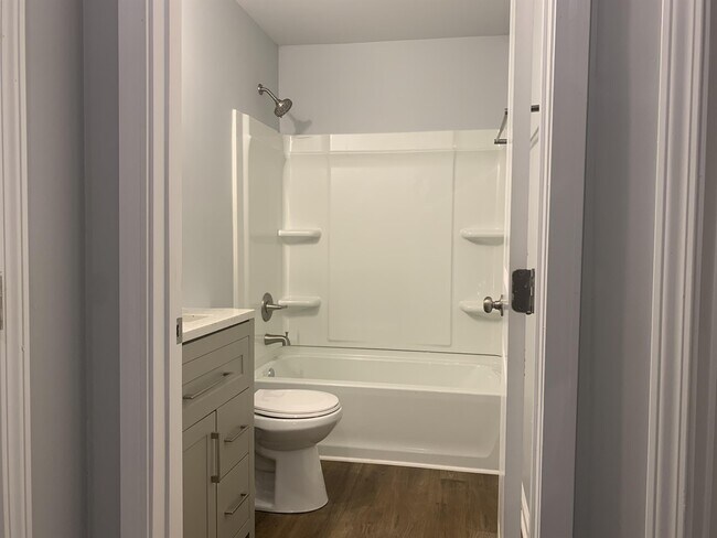 Foto del edificio - 924 Chapman Cir