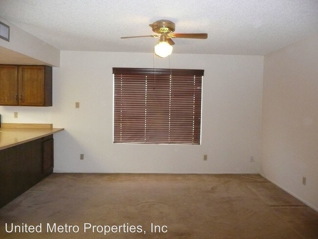 Building Photo - 5251 W Poinsettia Dr