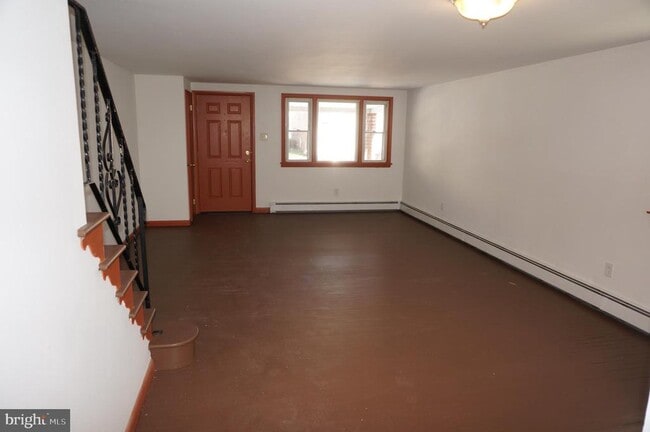 Foto del edificio - 250 E Chestnut St