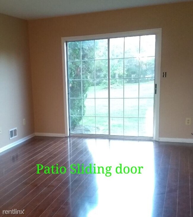 Building Photo - 3 br, 3.5 bath Townhome - 713 Snowdrop Ct