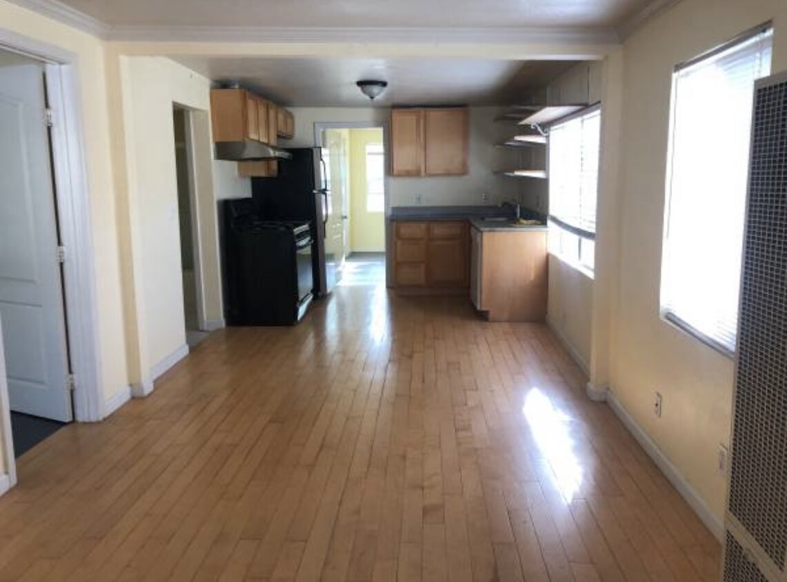 Primary Photo - 1044 48th St