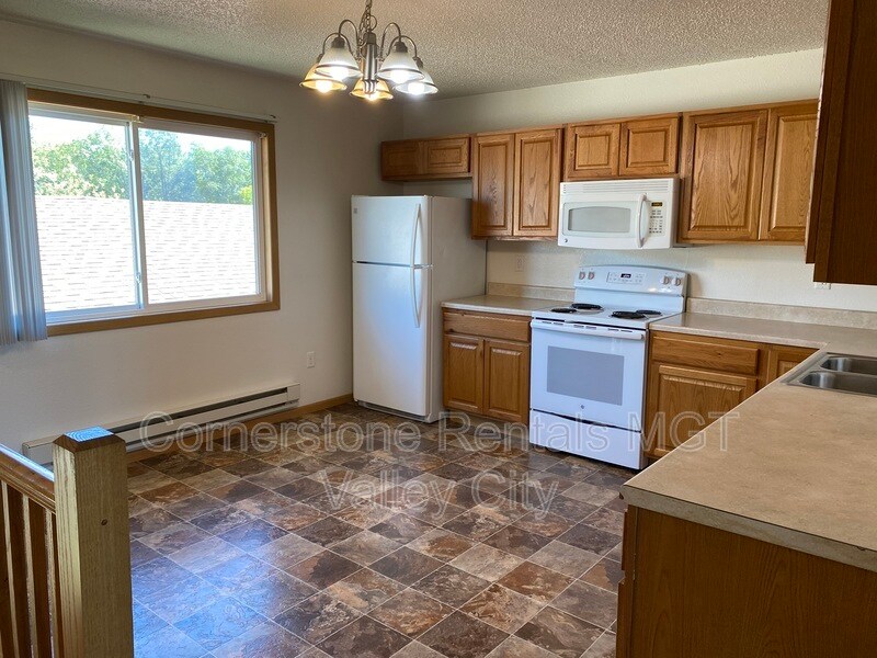 Foto principal - 912 9th Ave SE