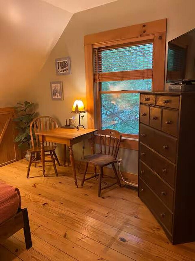 Foto del edificio - 62 Bailey Ave