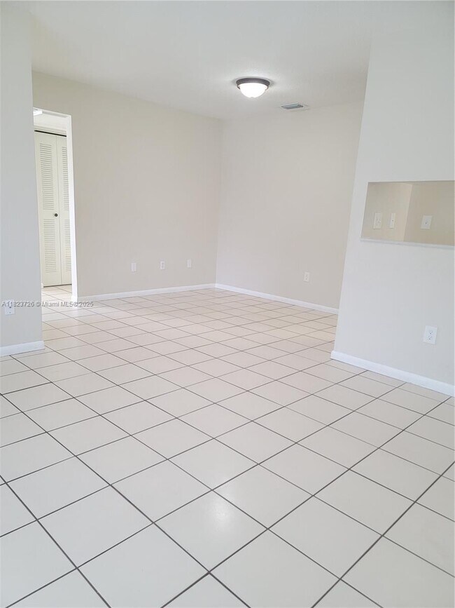 Foto del edificio - 15354 SW 72nd St