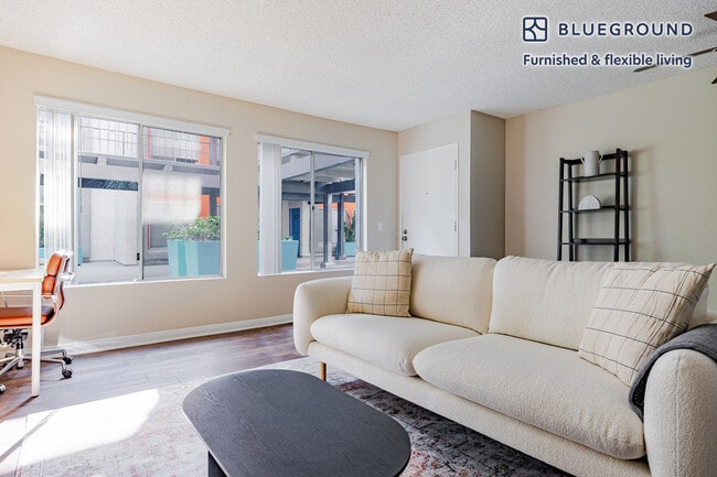 Building Photo - 611 N Howard St