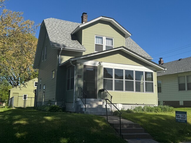 Foto del edificio - 2207 Wilkes Ave