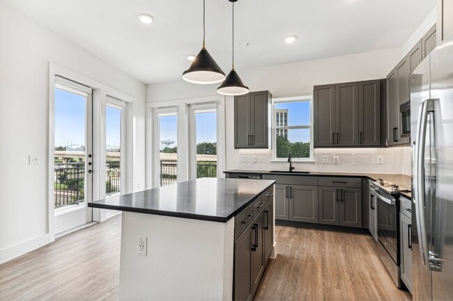 Building Photo - Ovation at Galatyn Park