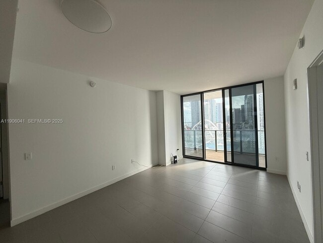 Foto del edificio - 1600 NE 1st Ave