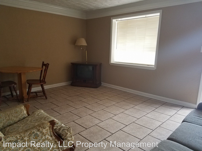 Building Photo - 1 br, 1 bath Apartment - 230 South 6th Street