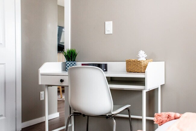 Photo du bâtiment - 397 Windermere Rd NW