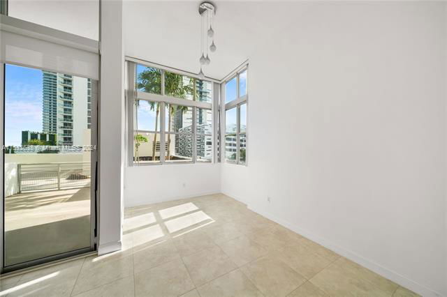 Foto del edificio - 2200 NE 4th Ave