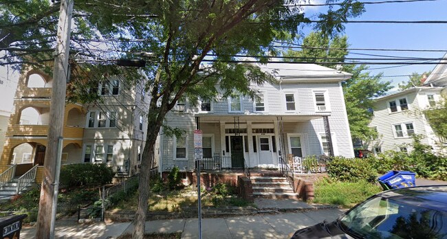 Building Photo - 28A Cherry St