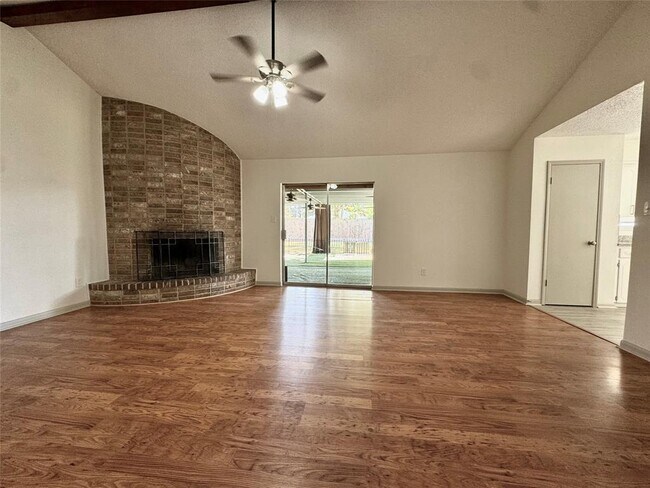 Foto del edificio - 1705 Parkcrest St