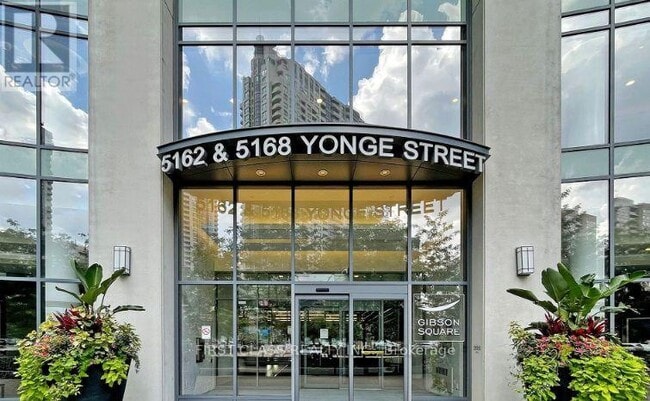 Building Photo - 5168 Yonge St