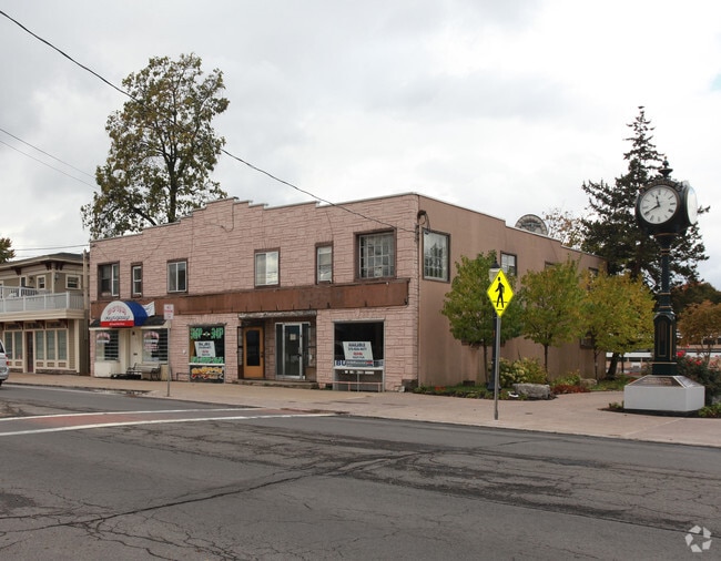 Primary Photo - 102 S Main St