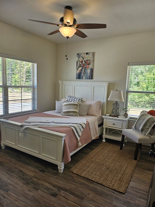 Foto del edificio - 6803 Lakeridge Dr