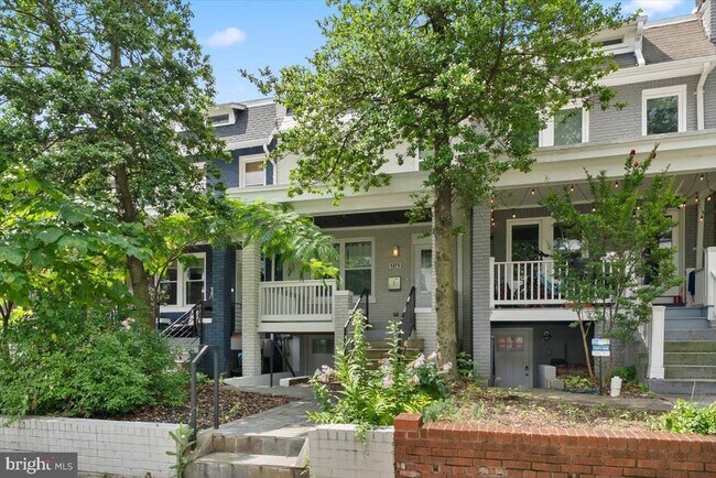 Building Photo - 1273 Oates St NE