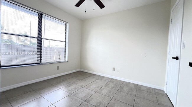 Foto del edificio - 5914 Taylor St