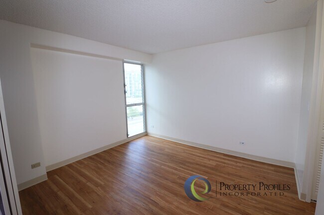 Foto del edificio - Kapiolani Manor - 1 Bedroom 1 Bath 1 Parking Unit - Available Now!
