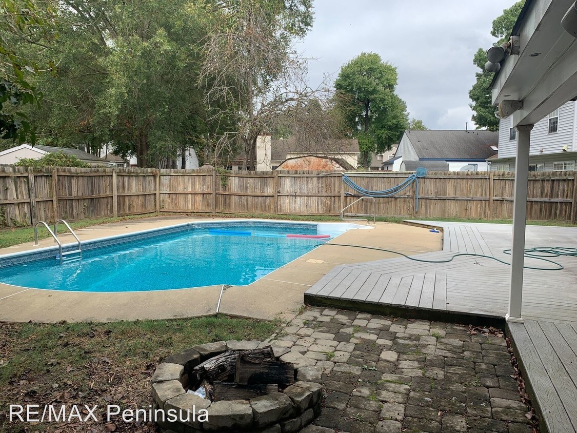 Foto del edificio - 4 br, 2.5 bath House - 413 Wiltshire Cres